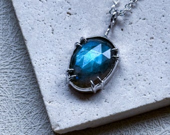 Labradorite necklace, labradorite pendant, blue labradorite jewelry, everyday jewelry, crystal necklace, gift for her, ooak crystal pendant