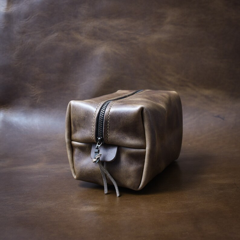 monogrammed dopp kit mens