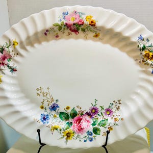 英国製新品 ロイヤルドルトン ARCADIA Oval serving bowl 英国製新品 ロイヤルドルトン ARCADIA Oval serving bowl