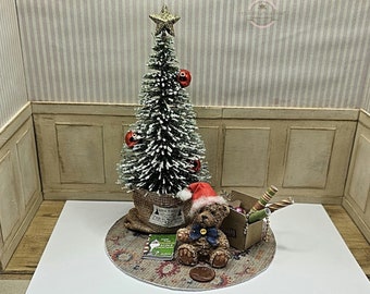 1:12 scale - Christmas tree with decorations