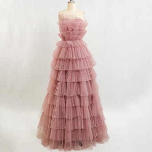 Rosa abgestuftes Tüllkleid - Perfekt für formelle Veranstaltungen und Fotoshootings, langes Abschlussballkleid, A-Linien-Abschlussballkleid, mehrschichtiges Abschlussballkleid