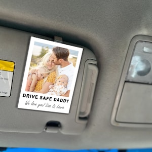パーソナライズされた安全運転のお父さんの車のバイザークリップ、お父さんのためのカスタム冷蔵庫写真マグネット、クリエイティブな木製工芸品のフォトフレーム、写真の車のバイザークリップ