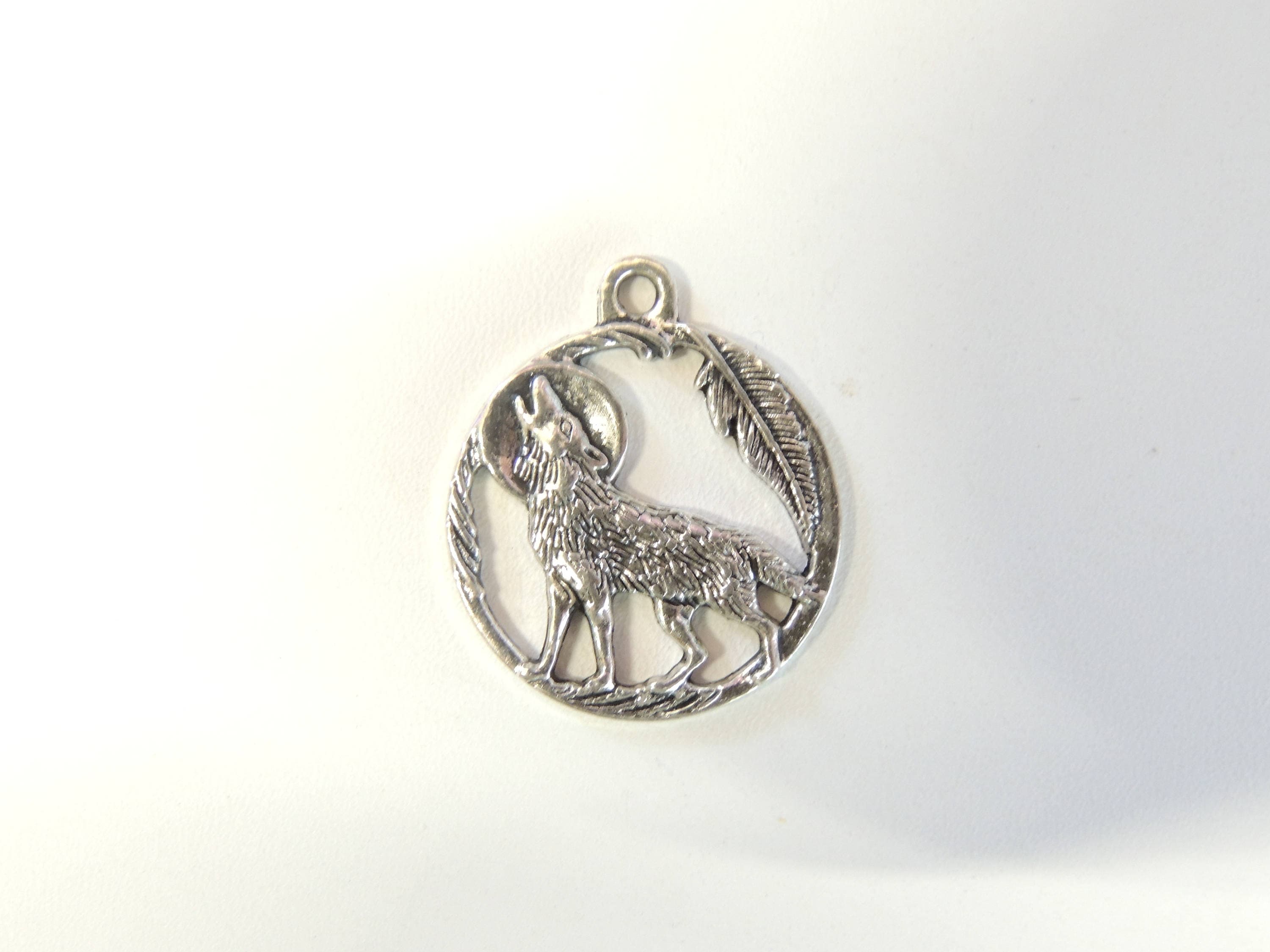 5 Howling wolf charms antique silver tone A286