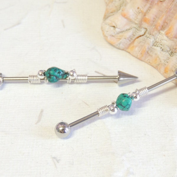 Haltères industrielles avec pépites turquoises enroulées de fil, haltères industriels, boucle d'oreille échafaudage, piercings industriels, haltères turquoise