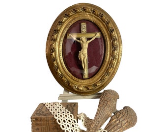 Antique French Crucifix under domed glass Gilded wood Gesso Oval Frame - Early 1870's