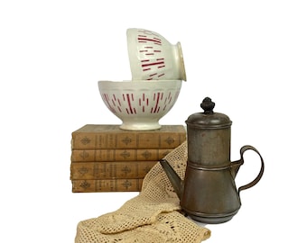 アンティークのフランス製カフェオレボウル：花柄の白磁、20世紀初頭