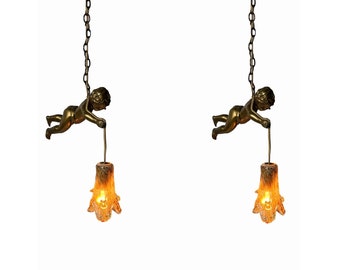 PAR de antiguas lámparas de querubín francés de los años 20, con pantallas de cristal de Murano originales, recableadas con seda.