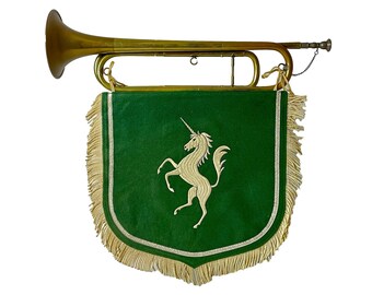 Vintage Franse militaire cavaleriewachtbugel compleet met originele eenhoornbanner/Licorne