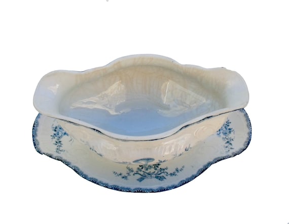 Stunning Rare Choisy le roi HB Cie Faience Oiseaux Birds Hand painted Footed Cake Compote Fruit Plate Terre de fer
