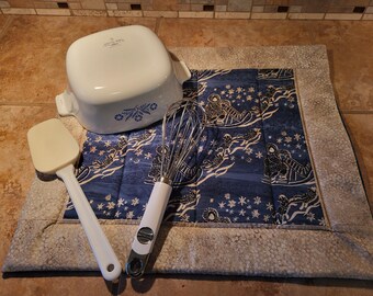 Quilted Dish Drying Mat with Musher/Dogsled Print