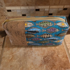 Custodia/borsa squadrata con cerniera e stampa Halibut