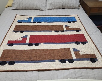 Babyquilt met print met semi-vrachtwagenthema