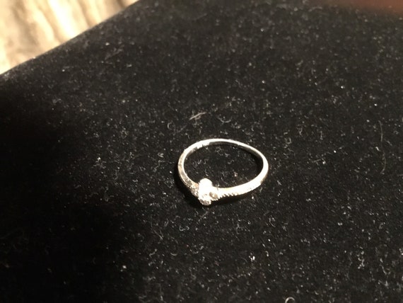 14 karat white gold ring size 5 - image 5