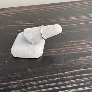 Anillo vintage de oro blanco de 10 quilates, talla de alianza (EE. UU.: 6)
