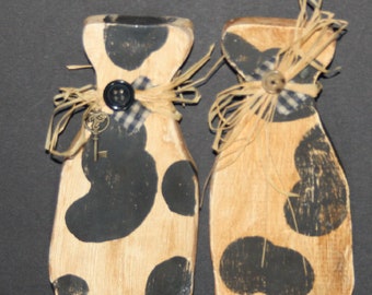 Two primitive milk bottles cut from wood. Distressed wood. Primitive, Cow Lover, Cow Collector, Home Décor, Charming