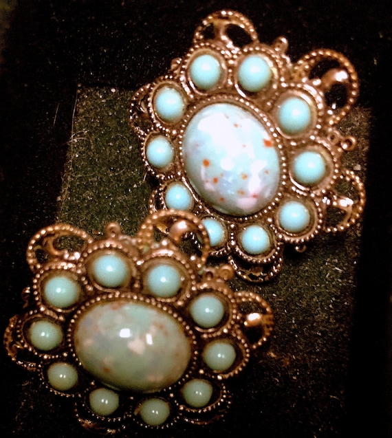 Unique Vintage Blue sparkling  earring