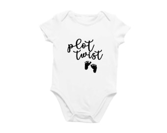 4 Plot Twist Design - Plot Twist SVG schneiden Dateien, Schwangerschaft Ankündigung - Baby Ankündigung - neues Baby, Schwangerschaft-Ankündigung - Handlungswechsel