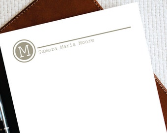 Bloc de notas Lista de tareas Bloc de notas personalizado Papelería con monograma MÁQUINA DE ESCRIBIR LLAVE MONOGRAMA Bloc de notas 5X7 Regalo de compañero de trabajo Regalo personalizado MNP019