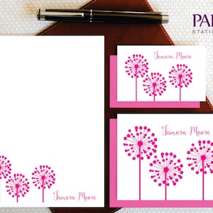 Personalisiertes Briefpapier-Set - PUSTEBLUME- 10 gefaltete Notizkarten und 10 Geschenk-Beilagen-Karten mit Umschlägen + Notizblock, personalisiertes Geschenk für Sie