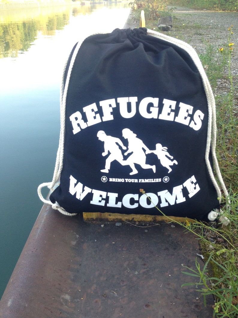 Refugees Welcome Turnbeutel schwarz/weiß Bild 1