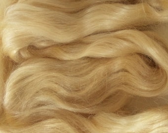 New fine Mohair in Baby Blonde.  straight/ waves/curls ..30g approx.1oz