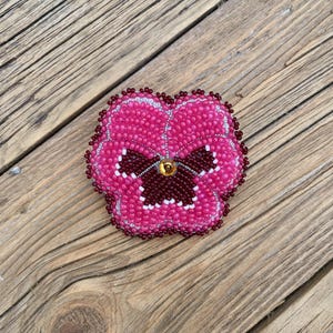 Pink Pansy Beaded Brooch/Pin, Pansy Beaded Embroidered Brooch, Handmade Pansy Pin