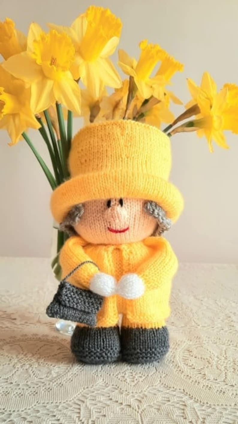 PDF Knitting Pattern Queen Elizabeth II Knitting Pattern Etsy