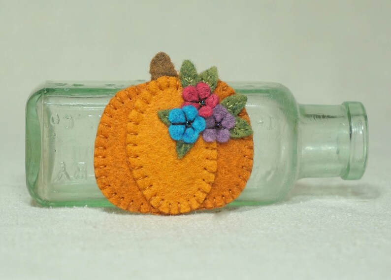 Felt Pumpkin Hair Clip, Wool Felt Halloween Barettt, Thanksgiving Pumpkin Ready to Ship image 3