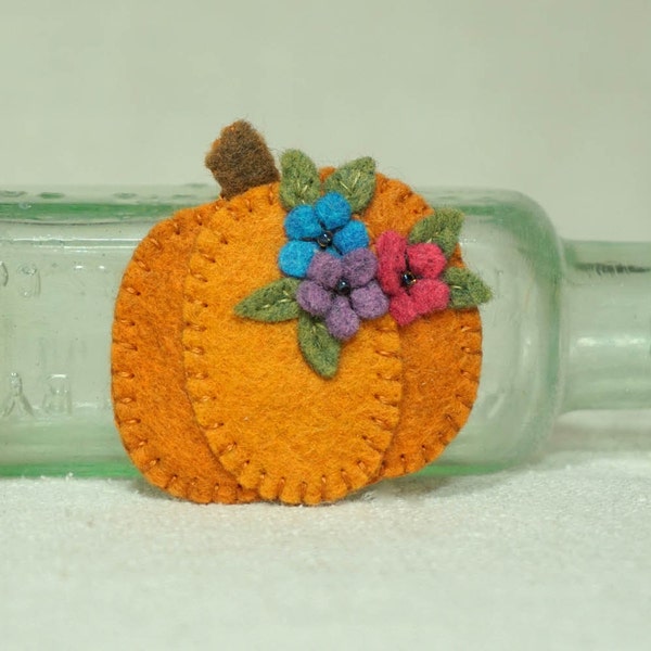 Felt Pumpkin Magnet, Wool Felt Halloween Pumpkin Magnet, Thanksgiving Pumpkin Magnet *Ready to Ship