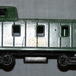 Maisto 128 カブース Vtg ヴィンテージ グリーン 列車 交換用 鉄道玩具 ヴィンテージ メタル 3 1/4&quot; モデルカー