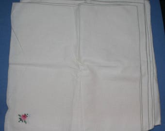 Lot Vtg Napkins Table Linens 15 1/2" square Scalloped 8 pcs Cross Stitch Flower