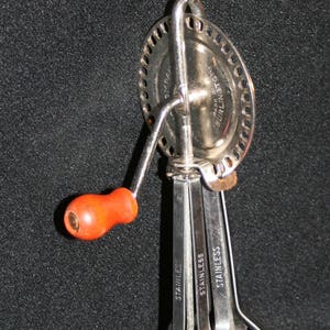 Vtg Edlund Co Burlington VT Hand Mixer Stainless Red Wood Handle Antique Kitchen Utensil