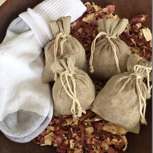 A Rugged Man&#39;s Man Sachet, Set of 4 Woodsy Fresh Cut Red Cedar & Patchouli Aromatherapy