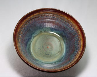 pottery serving bowl, stoneware, 8in wide (S29)