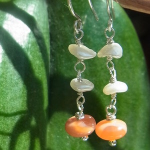 PerlenOhrringe Keshiperlen OpalOhrringe MexikoOpal Ohrhänger weiß apricot orange Bild 1