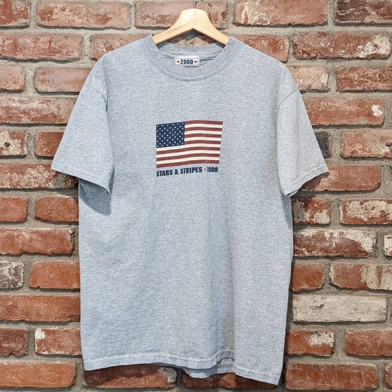 Vintage USA Flag Stars and Stripes 2000 t-shirt
