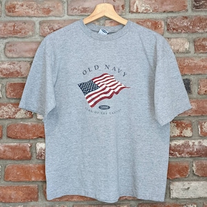 Vintage Old Navy USA 2000 T-shirt 