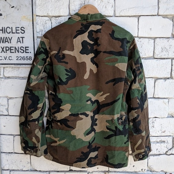 Vintage authentic USMC camouflage button shirt - image 4