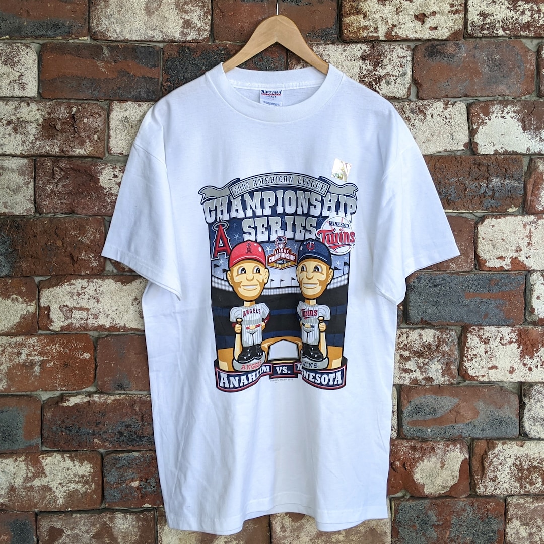 NWOT 2002 ALCS Angels Vs. Twins Bobblehead T-shirt - Etsy Denmark