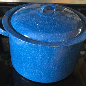 Stock Pot. Vintage Large Enameled Canning Pot.