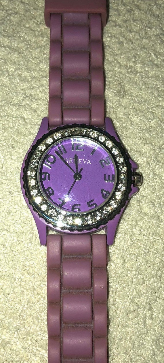 Womens Wristwatch. Vintage Geneva Rhinestone Wrist