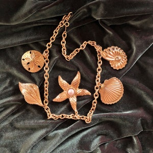 Womens Necklace. Avon Seashell/Starfish Necklace. image 4
