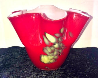 Glass Bowl. Vintage Red Handkerchief Splatter Glass Bowl.