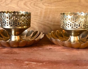 Candelabros. 2 - Portavelas de latón vintage.