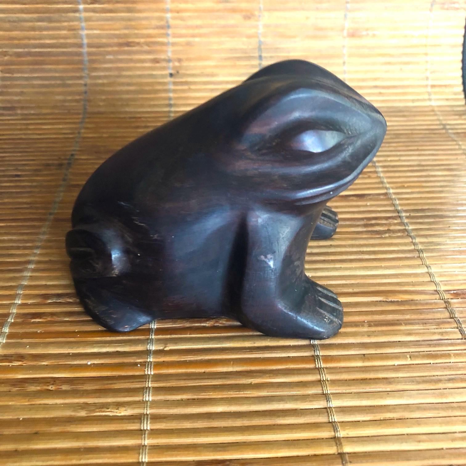 木製のカエルの置物。ビンテージのカエルのペーパーウェイト。 - Etsy 日本