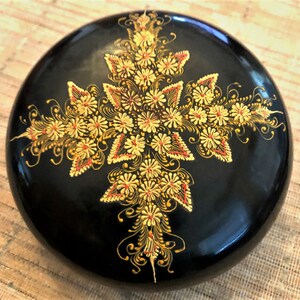 Trinket Box. Hand Painted Trinket Dish With Lid.