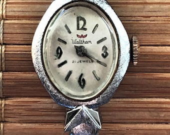 Women&#39;s Wristwatch. Vintage Waltham 21 Jewels Ladies Wristwatch.