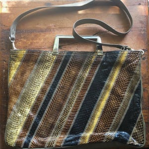 Damen Geldbörse. Vintage Varon Schlangen Muster Umhängetasche.