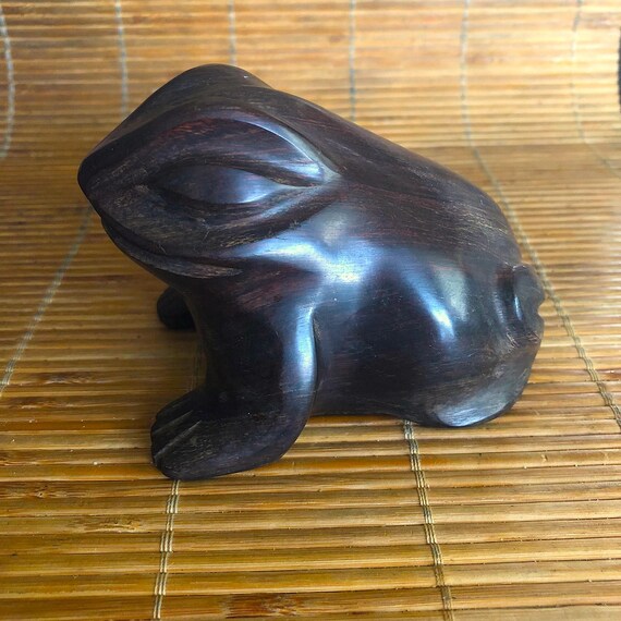 木製のカエルの置物。ビンテージのカエルのペーパーウェイト。 - Etsy 日本