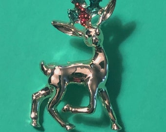 Reindeer Brooch. Vintage Gold Toned Christmas Reindeer Pin.
